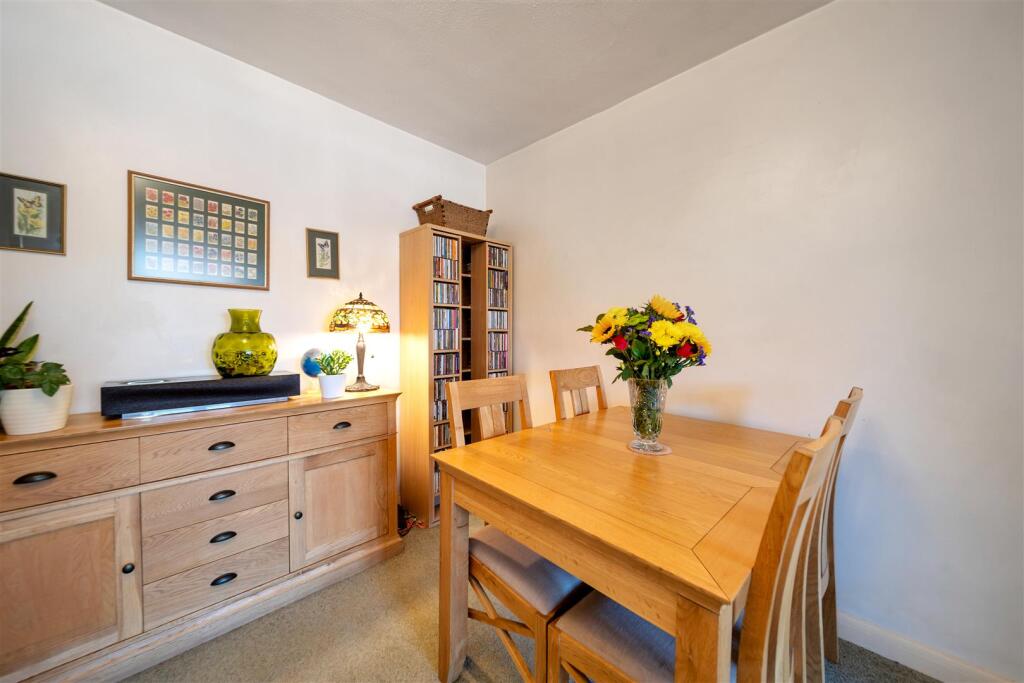 294 Sidegate Lane-41.jpg