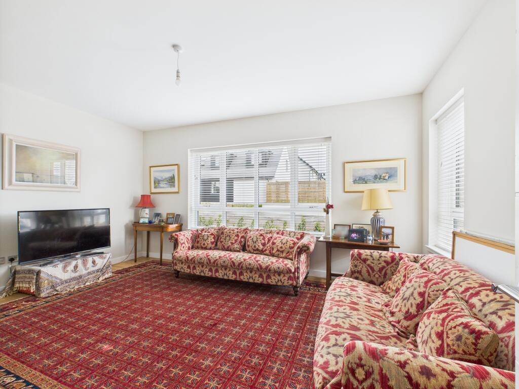 CAM03481G0-PR0111-STILL005