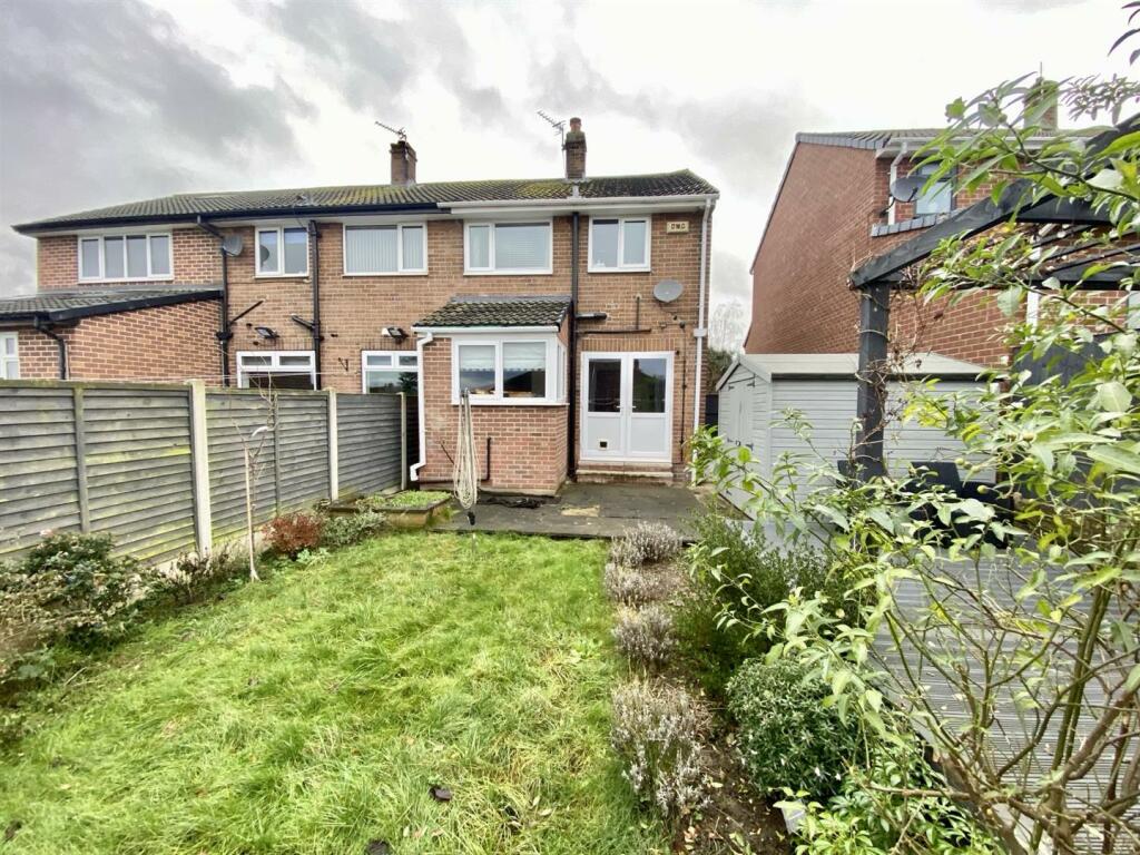 Bramleys Estate Agents - Robin Royd Drive - Mirfie