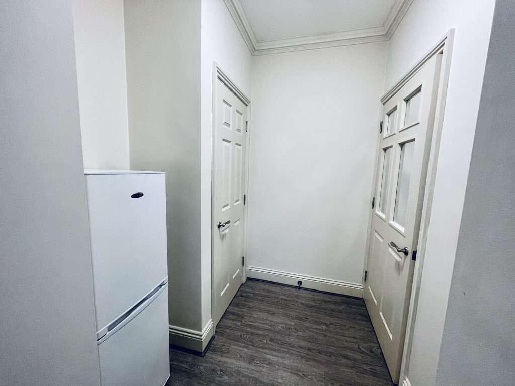 Flat_2_8_St_James_Row