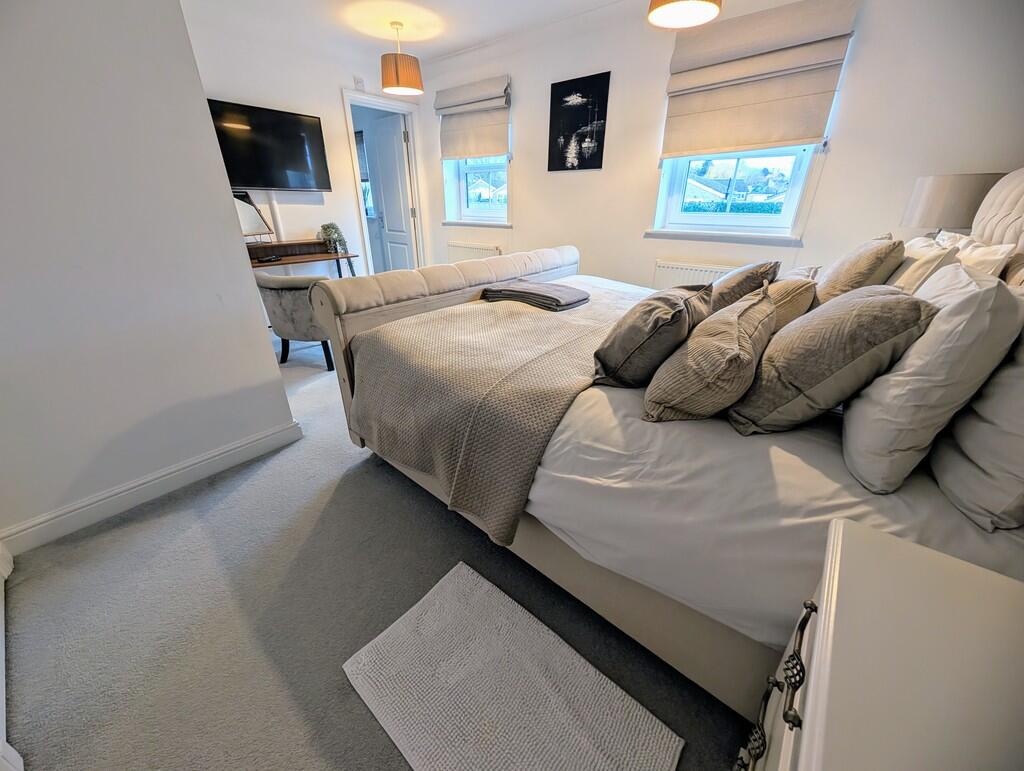 PXL_20251212_1400...