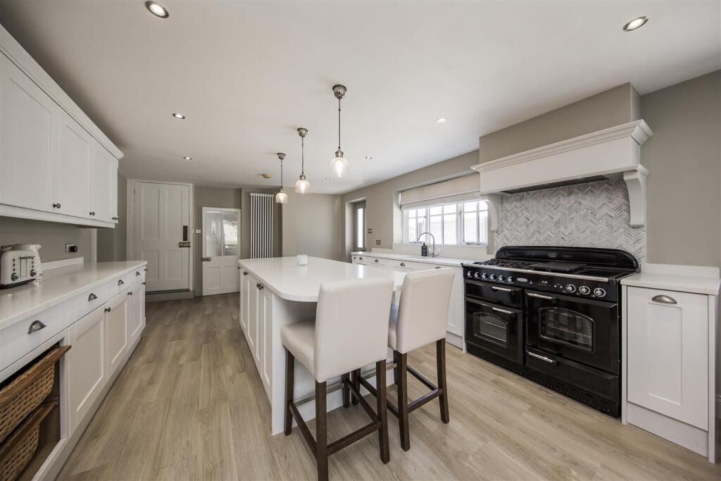 Stunning Central Island