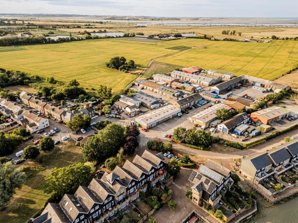 Surrounding Views (9)