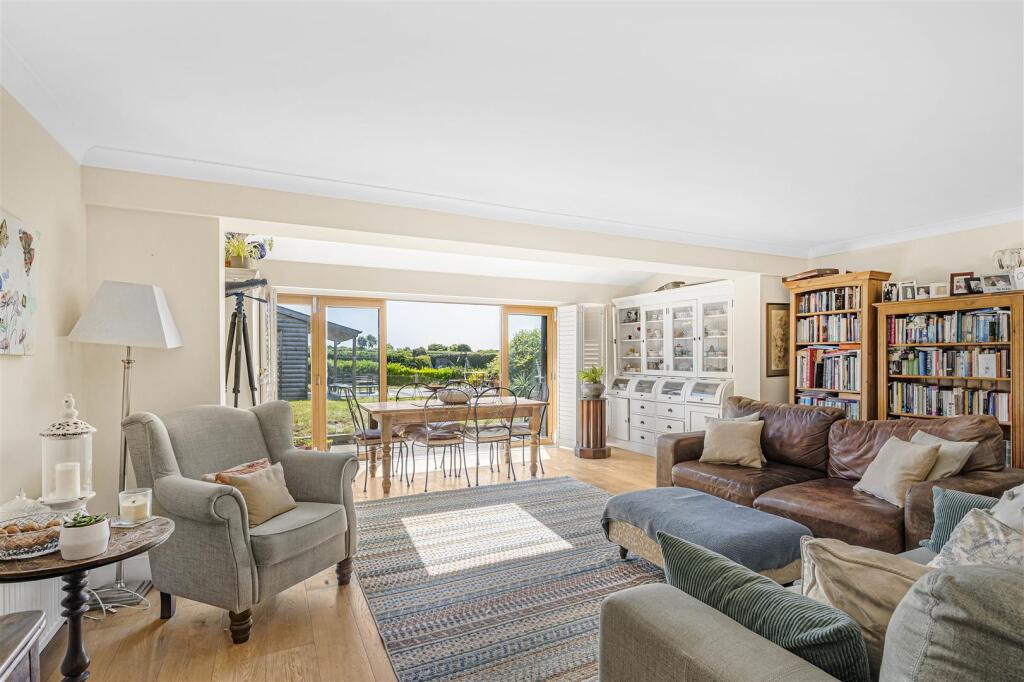 Living/Dining Room