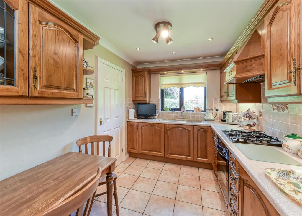 11a Wrekin Drive-kitchen.jpg