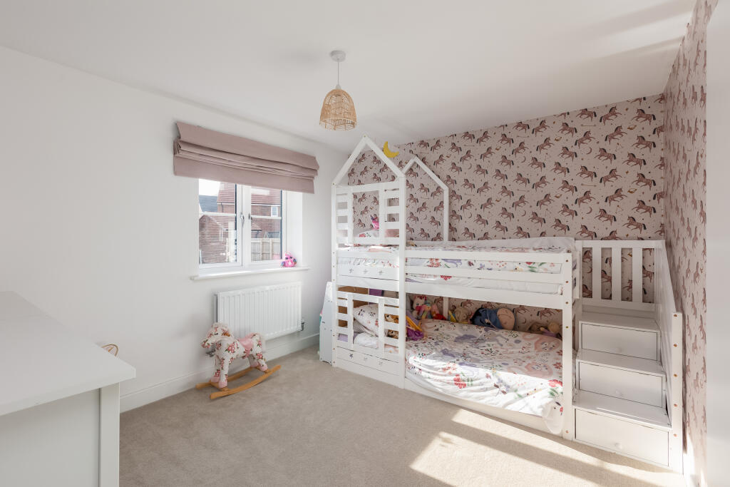 Laurel Court 25 Bedroom 3-1