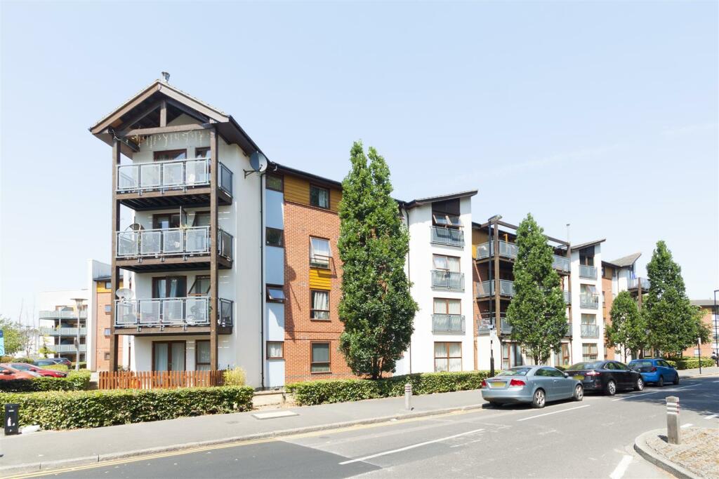 37_spottiswood_court_3_harry_close_croydon_003.jpg