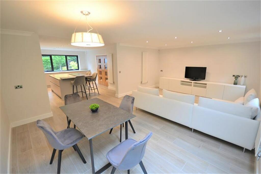 Living Room &amp; Di