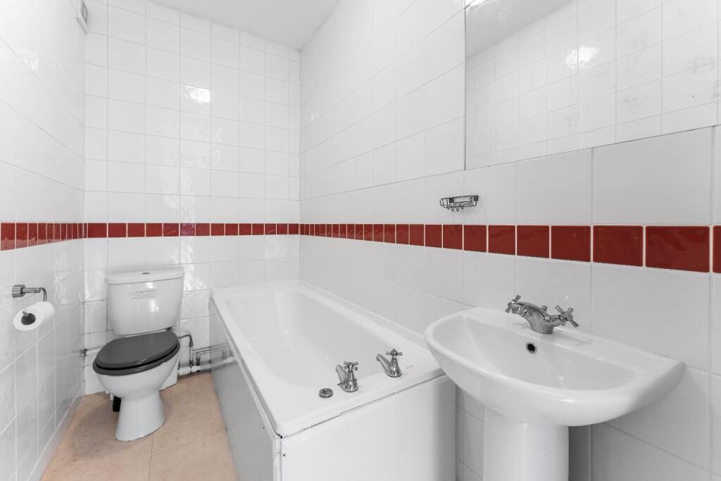 138 Claverham Road BS49 4LQ 34.jpg