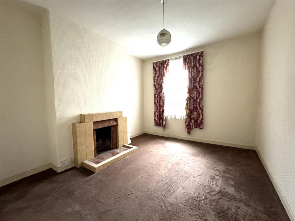 Dining room 35 Drove Road dining room.jpg