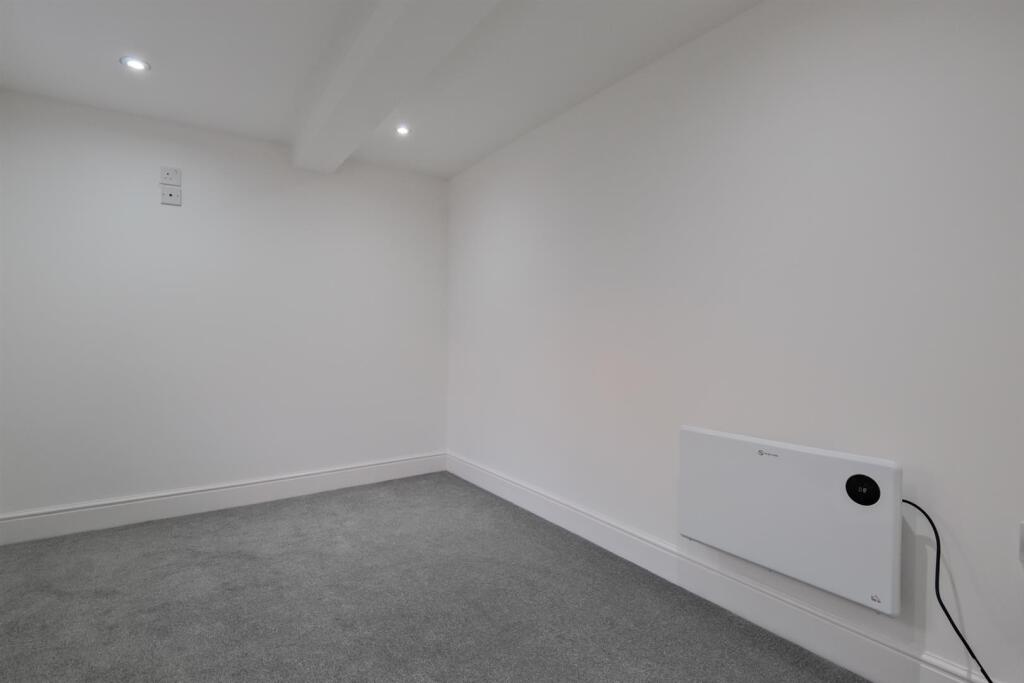 009-88 Currieside Avenue , Shotts , ML7 5RN.jpg