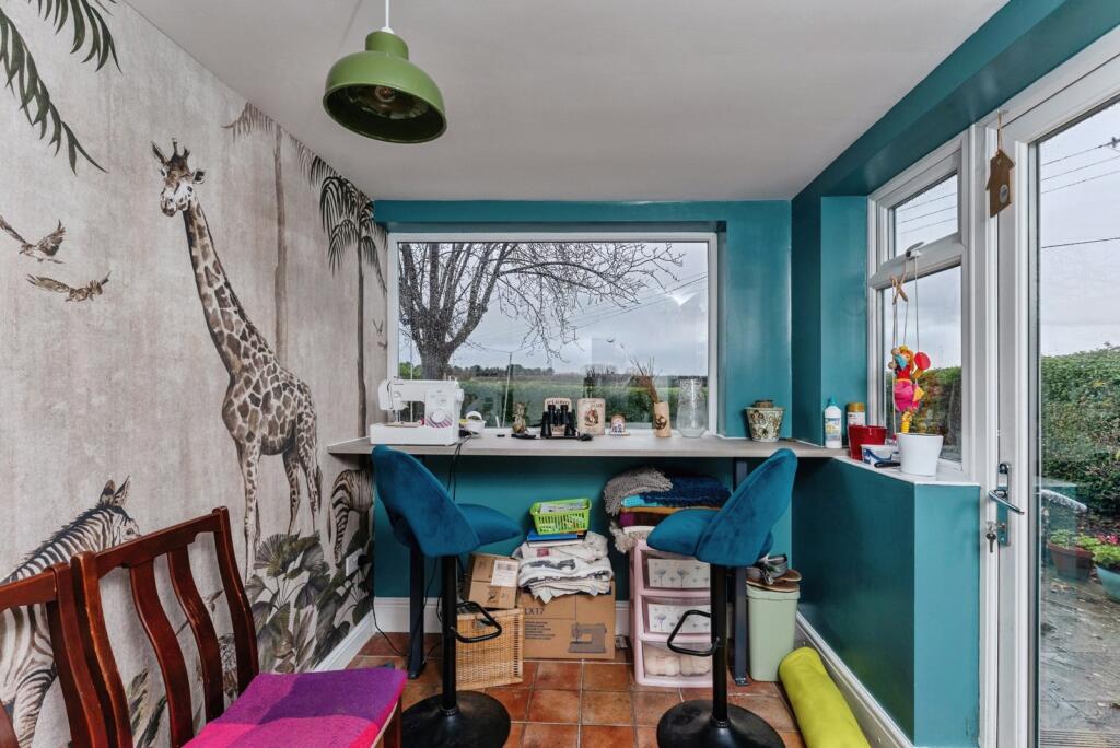 Breakfast/Hobby Room