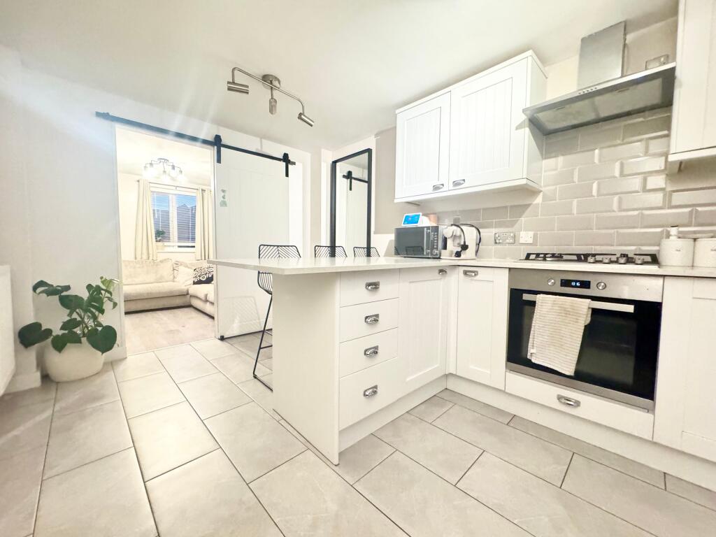 Kitchen/ Dining room