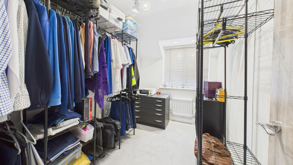 CAM04968G0-PR0062-STILL007