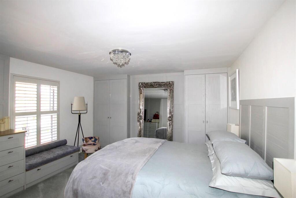 Bedroom One - b.JPG