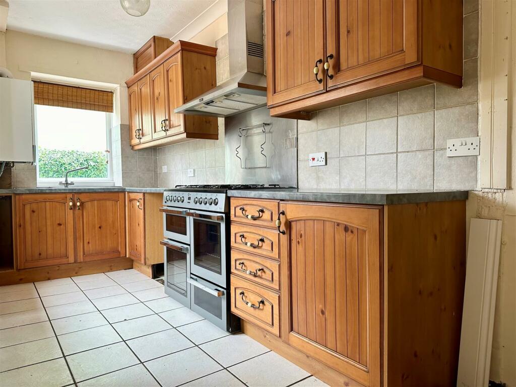Kitchen 1.1.jpg