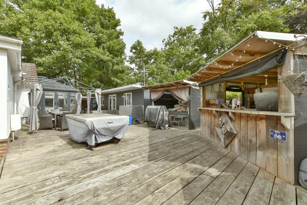 Patio / Decking