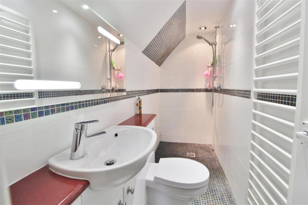 EN-SUITE WETROOM