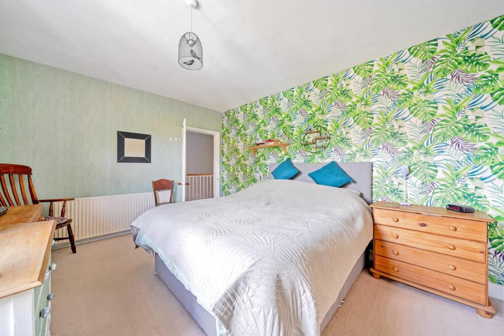 MASTER BEDROOM.JPG
