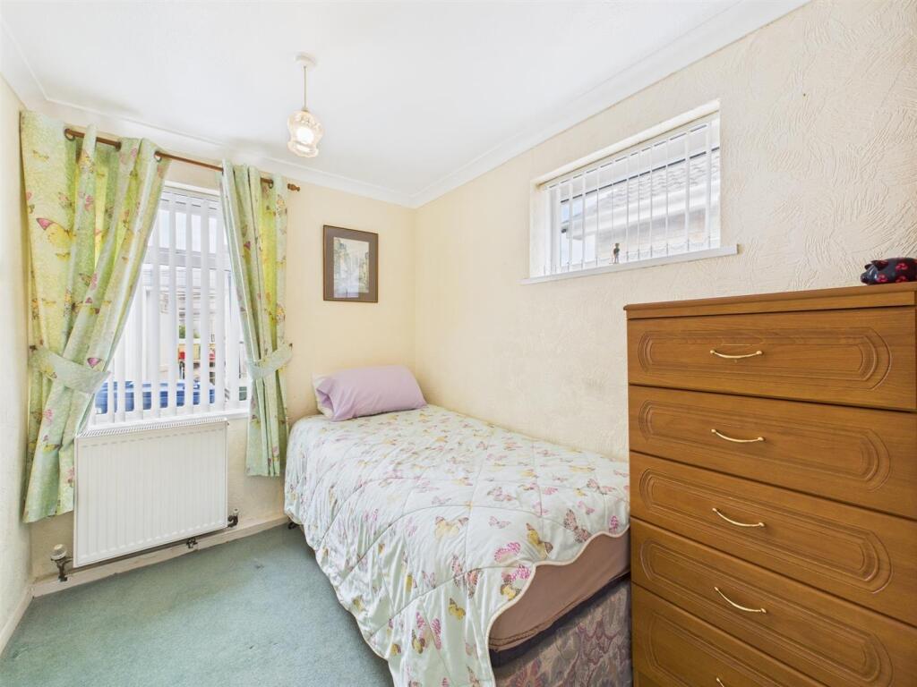 Bedroom: