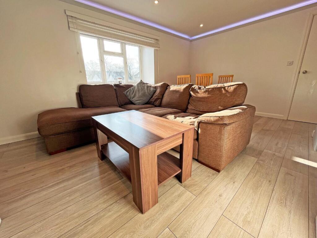 Lounge/Diner Area