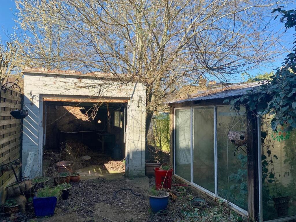 garage.jpg