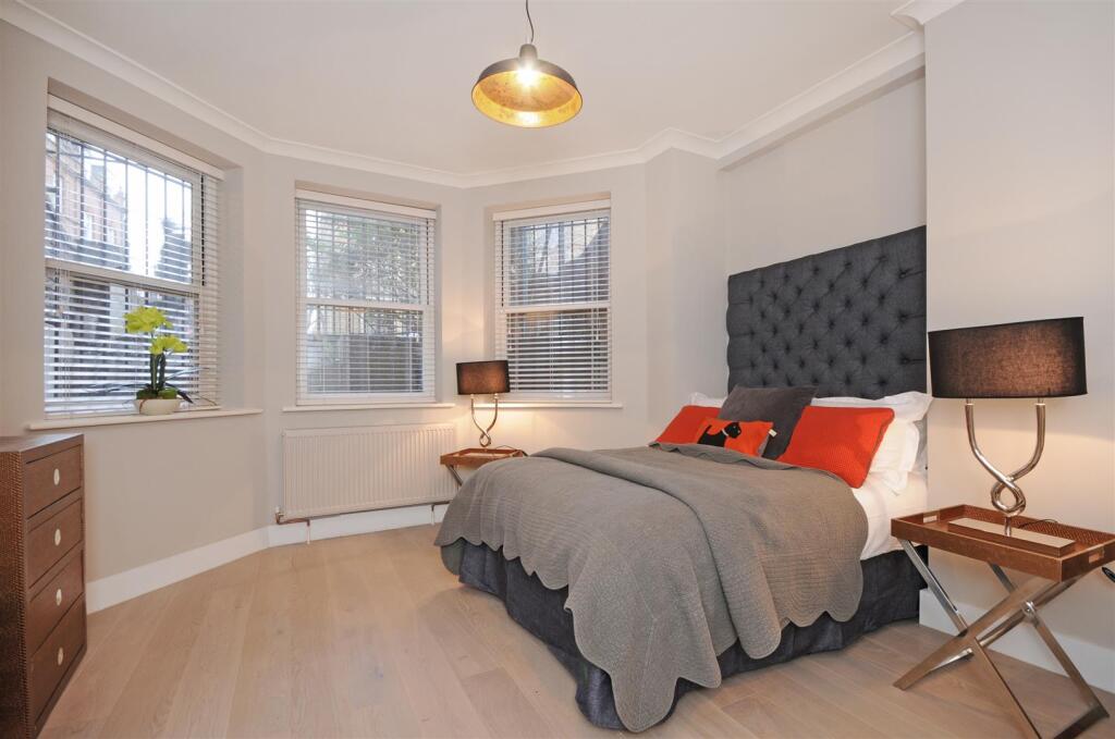 GF 95 FJ master bedroom 1.jpg