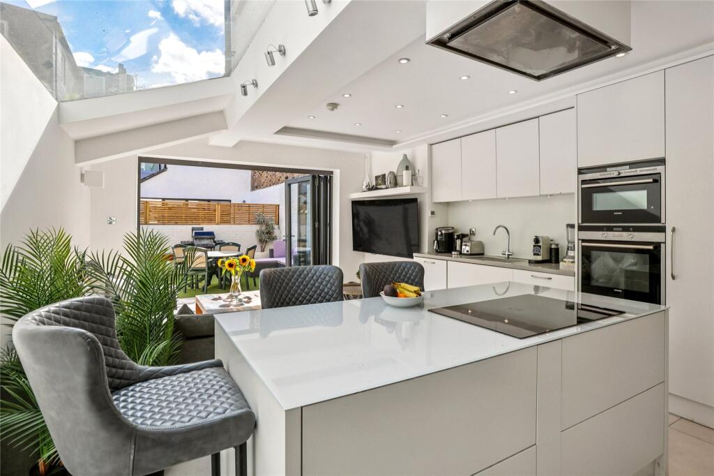 Kitchen/Dining