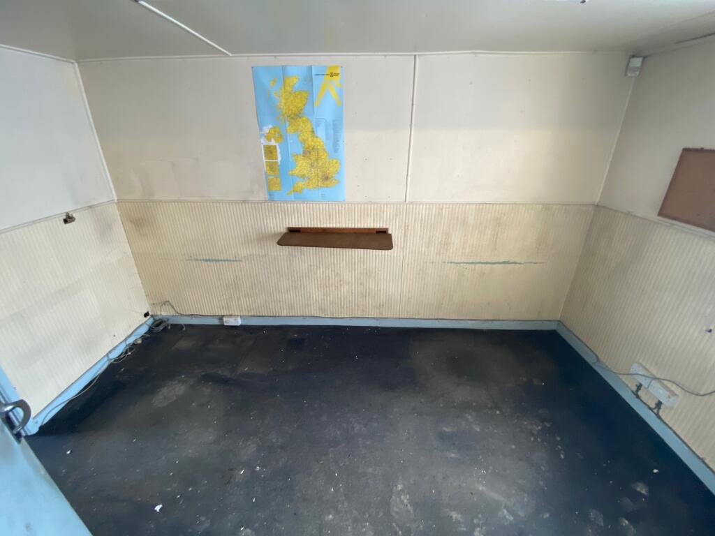 11 T202510031117.jpg