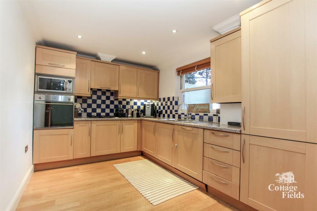 Kitchen.JPG
