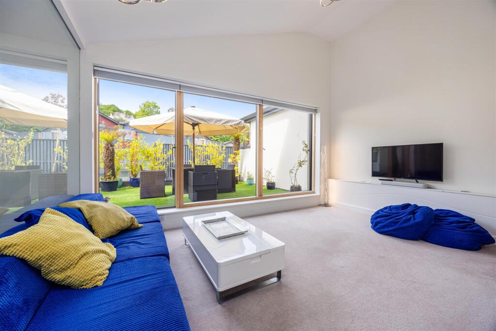 A35 - 17 Baltic Way Totnes - 250514.jpg