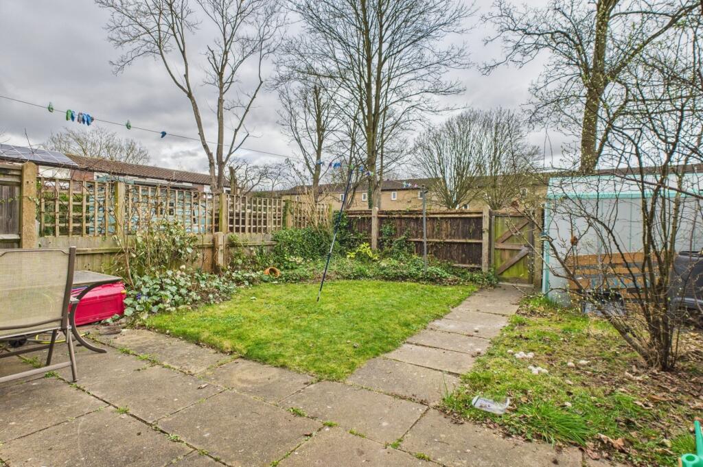 CAM02519G0-PR0235-STILL005