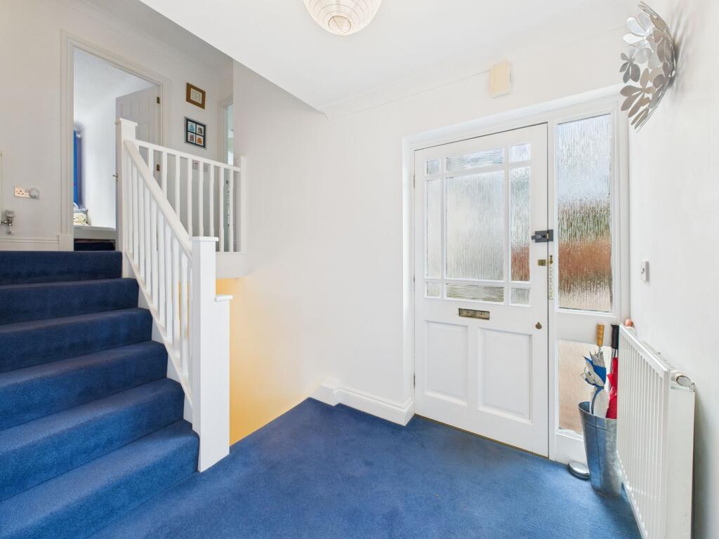 Middle Landing / Entry Hall