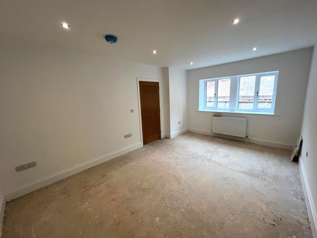 WhatsApp Image 2025-08-04 at 12.45.28 (1).jpeg