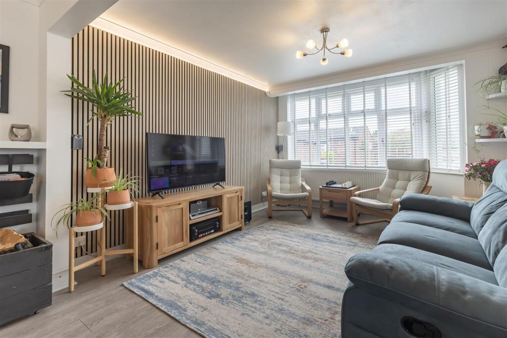 3 New Farm Dr (3).jpg