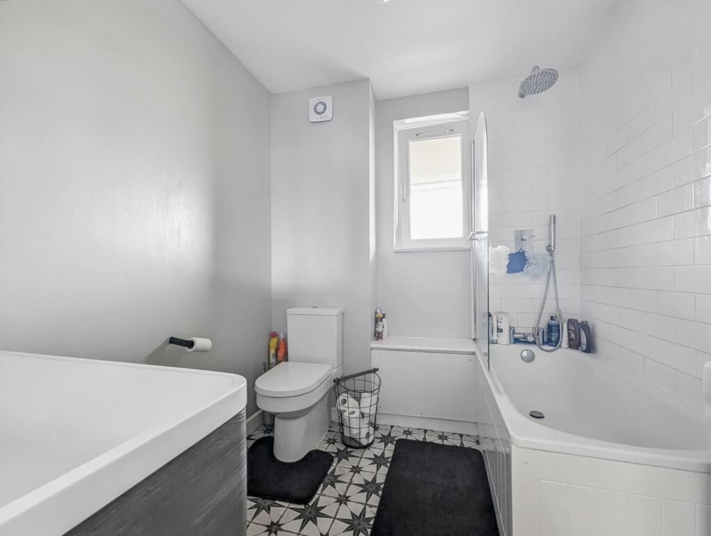 Flat 14, Albert Starr House, Haddonfield Estate, Bush Road, Surrey Quays, London SE8 5AS