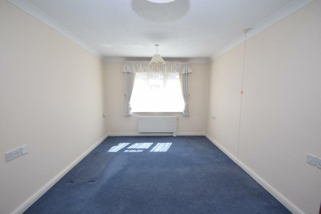 01323 737373