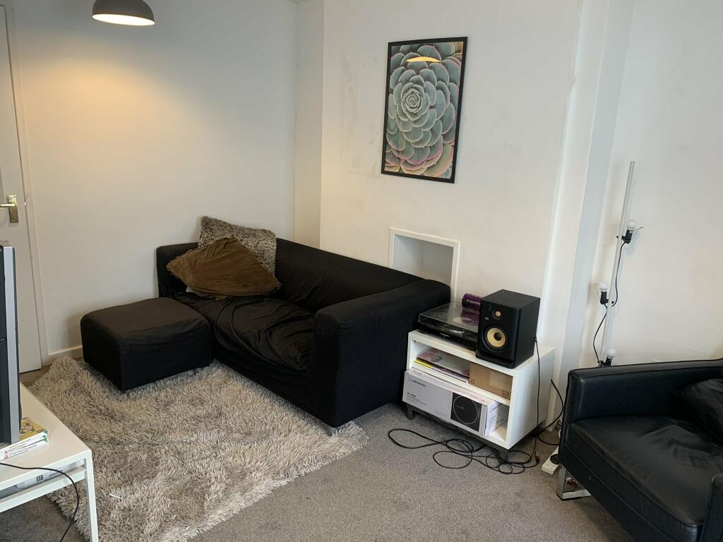 Living Room 1 39PV