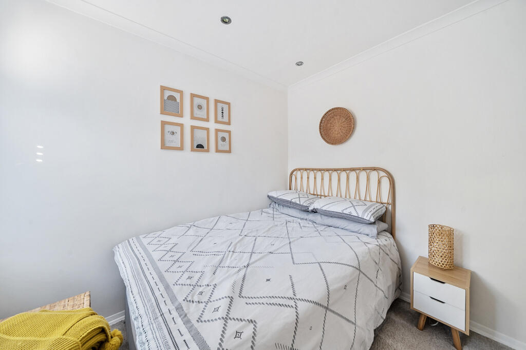 1316704-10-686278...