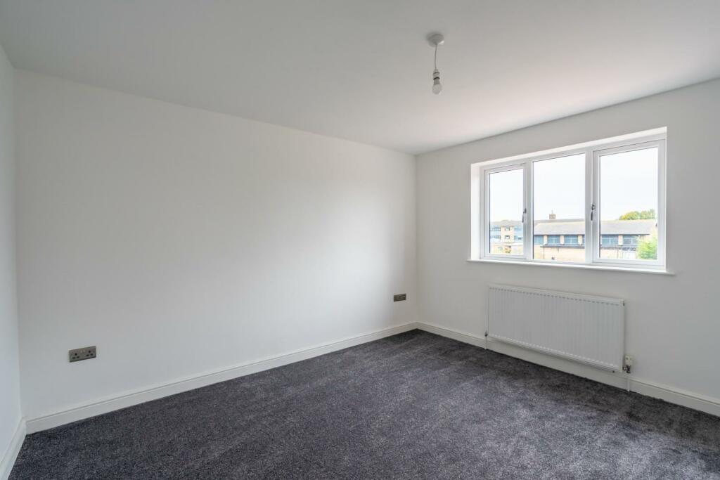 eastward ave (21 of 30).jpg