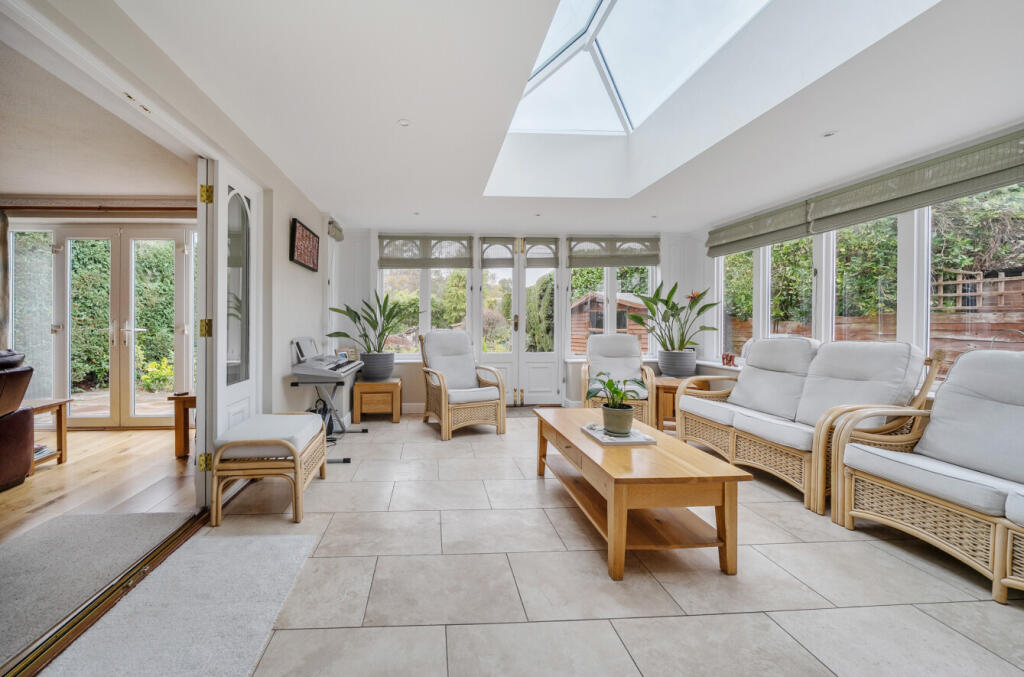 1380427-15-691383...