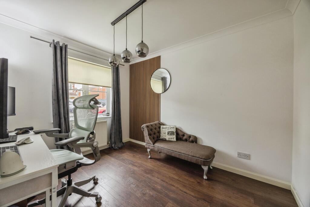 Sitting Room / Bedroom 5