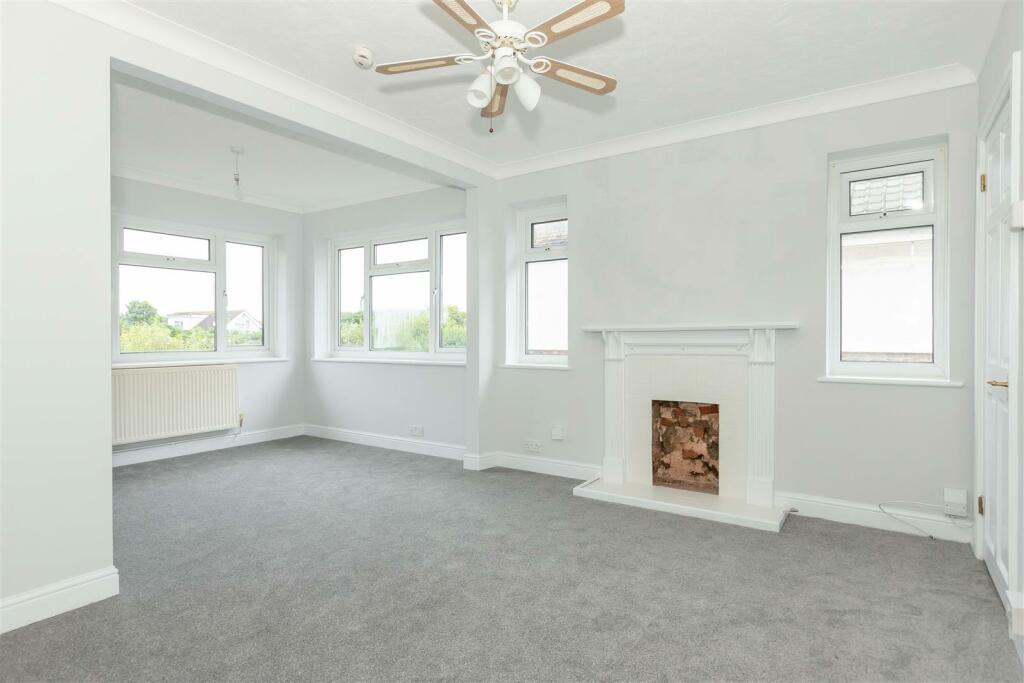 91 Ardingly Drive_3.JPG