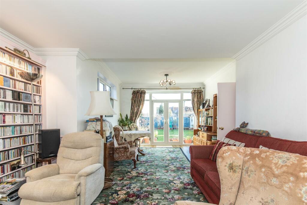 2 Balcombe Avenue29.jpg