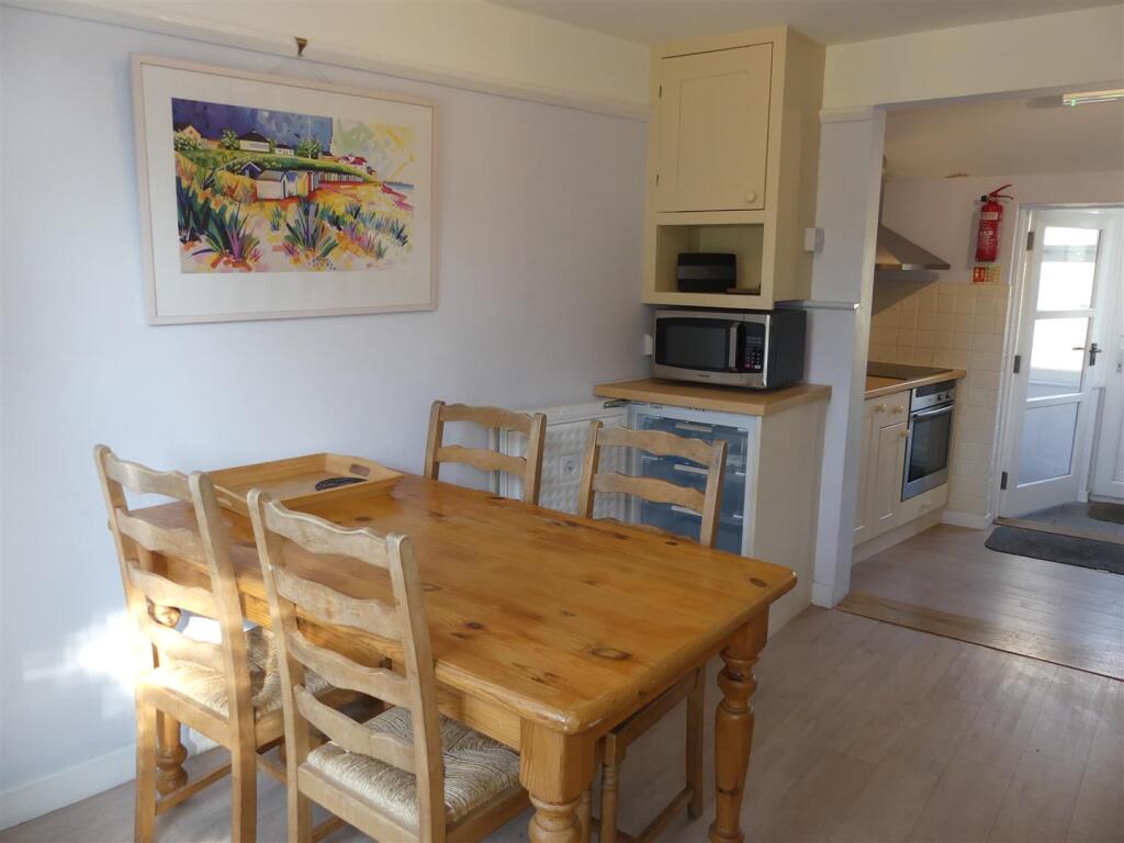 dining room.JPG