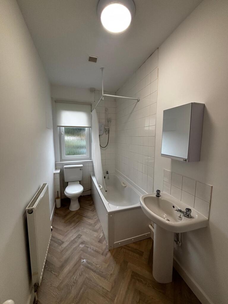 Scott Street Bathroom 