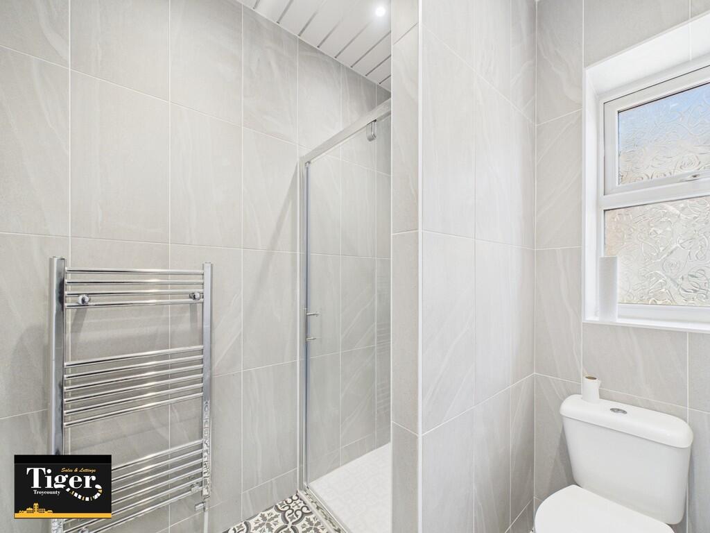 CAM02176G0-PR0702...