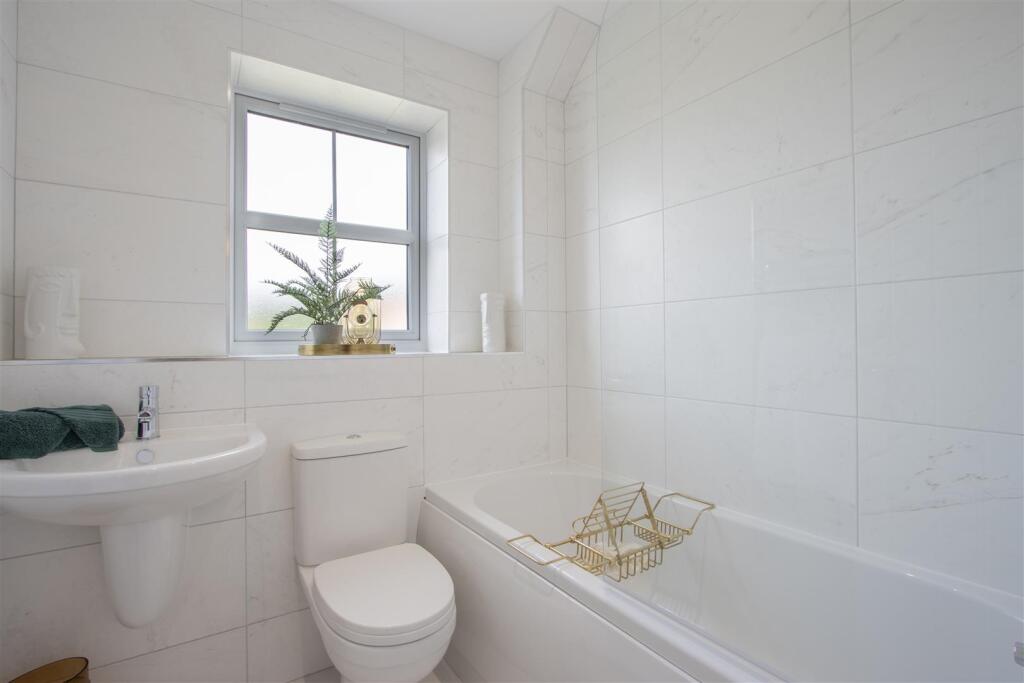 Family Bathroom.jpg