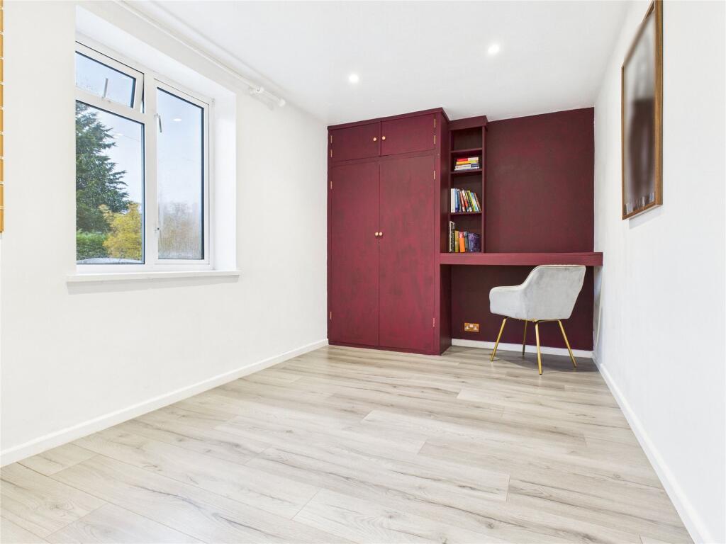 Rickford Hill, Worplesdon, Guildford, Surrey, GU3