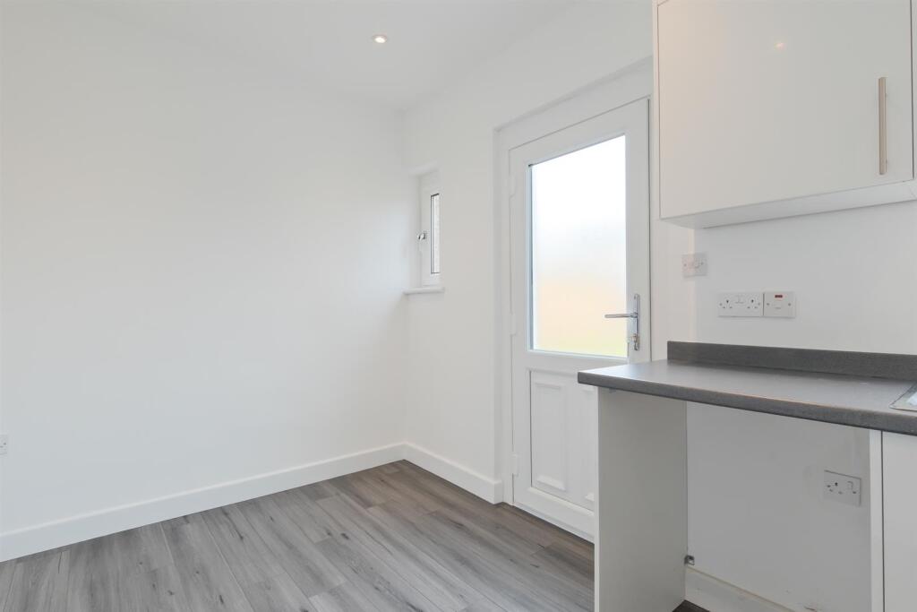 010-68 Butterburn Park, Hamilton ML36 SJ.jpg